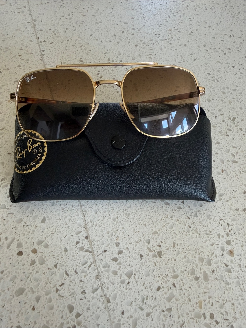 Women’s Ray-Ban Sunglasses
